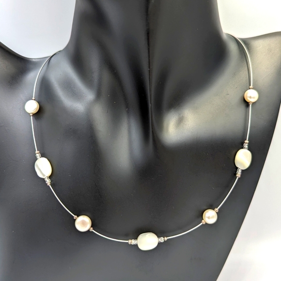 Silpada 925 mother of Pearl Freshwater Pearl floating necklace Guc - Picture 1 of 11